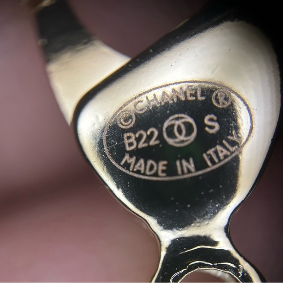 Authentic Chanel crystal CC necklace - Picture 12 of 14